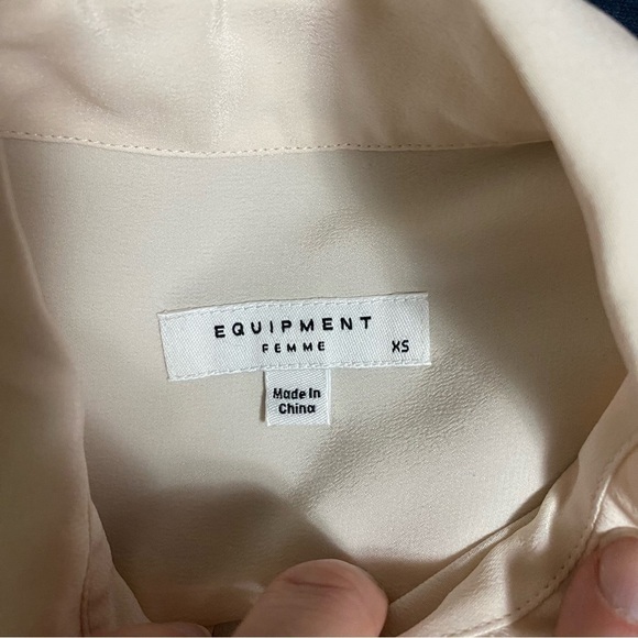 Equipment Femme Silk Button Up Blouse Light Pink Size XS - Picture 6 of 10